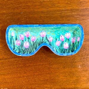 Kelvin Chen 2002 Tulips “Queen of the Night” eyeglass holder